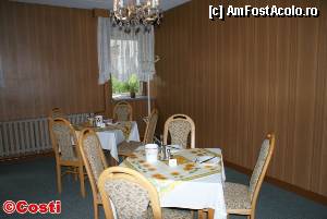 [P20] Un alt colţ din sala pentru servirea micului dejun la pensiunea Klippermühle » foto by Costi
 - 
<span class="allrVoted glyphicon glyphicon-heart hidden" id="av371585"></span>
<a class="m-l-10 hidden" id="sv371585" onclick="voting_Foto_DelVot(,371585,12862)" role="button">șterge vot <span class="glyphicon glyphicon-remove"></span></a>
<a id="v9371585" class=" c-red"  onclick="voting_Foto_SetVot(371585)" role="button"><span class="glyphicon glyphicon-heart-empty"></span> <b>LIKE</b> = Votează poza</a> <img class="hidden"  id="f371585W9" src="/imagini/loader.gif" border="0" /><span class="AjErrMes hidden" id="e371585ErM"></span>