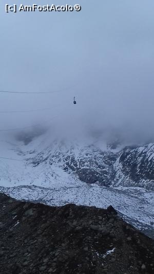 [P09] O telecabină urcând spre L'Aiguille du Midi (nu pentru turiști)  » foto by Mitica49
 - 
<span class="allrVoted glyphicon glyphicon-heart hidden" id="av1028730"></span>
<a class="m-l-10 hidden" id="sv1028730" onclick="voting_Foto_DelVot(,1028730,12870)" role="button">șterge vot <span class="glyphicon glyphicon-remove"></span></a>
<a id="v91028730" class=" c-red"  onclick="voting_Foto_SetVot(1028730)" role="button"><span class="glyphicon glyphicon-heart-empty"></span> <b>LIKE</b> = Votează poza</a> <img class="hidden"  id="f1028730W9" src="/imagini/loader.gif" border="0" /><span class="AjErrMes hidden" id="e1028730ErM"></span>