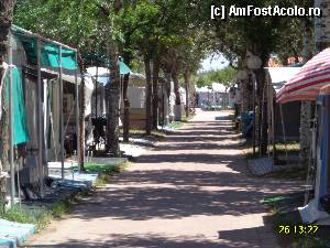 [P01] o alee din camping, printre rulote » foto by cathzel
 - 
<span class="allrVoted glyphicon glyphicon-heart hidden" id="av372105"></span>
<a class="m-l-10 hidden" id="sv372105" onclick="voting_Foto_DelVot(,372105,12876)" role="button">șterge vot <span class="glyphicon glyphicon-remove"></span></a>
<a id="v9372105" class=" c-red"  onclick="voting_Foto_SetVot(372105)" role="button"><span class="glyphicon glyphicon-heart-empty"></span> <b>LIKE</b> = Votează poza</a> <img class="hidden"  id="f372105W9" src="/imagini/loader.gif" border="0" /><span class="AjErrMes hidden" id="e372105ErM"></span>