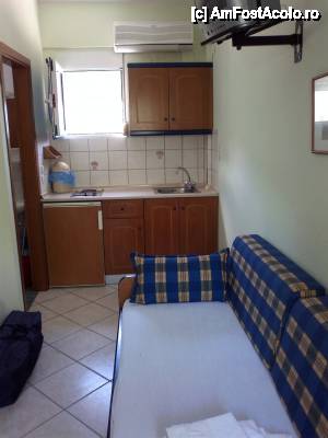 [P11] Canapeaua extensibilă şi zona de bucătărie - chicinetă » foto by ariciu*
 - 
<span class="allrVoted glyphicon glyphicon-heart hidden" id="av426950"></span>
<a class="m-l-10 hidden" id="sv426950" onclick="voting_Foto_DelVot(,426950,12887)" role="button">șterge vot <span class="glyphicon glyphicon-remove"></span></a>
<a id="v9426950" class=" c-red"  onclick="voting_Foto_SetVot(426950)" role="button"><span class="glyphicon glyphicon-heart-empty"></span> <b>LIKE</b> = Votează poza</a> <img class="hidden"  id="f426950W9" src="/imagini/loader.gif" border="0" /><span class="AjErrMes hidden" id="e426950ErM"></span>