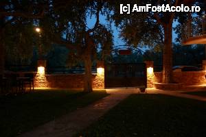 [P02] Intrarea în curtea Studio Filio... by night » foto by ariciu*
 - 
<span class="allrVoted glyphicon glyphicon-heart hidden" id="av426941"></span>
<a class="m-l-10 hidden" id="sv426941" onclick="voting_Foto_DelVot(,426941,12887)" role="button">șterge vot <span class="glyphicon glyphicon-remove"></span></a>
<a id="v9426941" class=" c-red"  onclick="voting_Foto_SetVot(426941)" role="button"><span class="glyphicon glyphicon-heart-empty"></span> <b>LIKE</b> = Votează poza</a> <img class="hidden"  id="f426941W9" src="/imagini/loader.gif" border="0" /><span class="AjErrMes hidden" id="e426941ErM"></span>