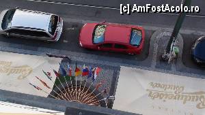 [P11] hehe... de sus se vede intrarea si locul unde sunt masutele restaurantului pentru un pranz/cina cu vedere la 'promenada' » foto by roth
 - 
<span class="allrVoted glyphicon glyphicon-heart hidden" id="av372680"></span>
<a class="m-l-10 hidden" id="sv372680" onclick="voting_Foto_DelVot(,372680,12893)" role="button">șterge vot <span class="glyphicon glyphicon-remove"></span></a>
<a id="v9372680" class=" c-red"  onclick="voting_Foto_SetVot(372680)" role="button"><span class="glyphicon glyphicon-heart-empty"></span> <b>LIKE</b> = Votează poza</a> <img class="hidden"  id="f372680W9" src="/imagini/loader.gif" border="0" /><span class="AjErrMes hidden" id="e372680ErM"></span>