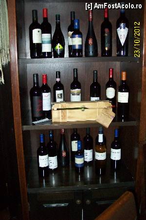 [P08] Restaurant 'Sapte Coline' / Vitrina cu... pentru cunoscatori. Foarte bun.  » foto by RossoNerro
 - 
<span class="allrVoted glyphicon glyphicon-heart hidden" id="av381354"></span>
<a class="m-l-10 hidden" id="sv381354" onclick="voting_Foto_DelVot(,381354,12895)" role="button">șterge vot <span class="glyphicon glyphicon-remove"></span></a>
<a id="v9381354" class=" c-red"  onclick="voting_Foto_SetVot(381354)" role="button"><span class="glyphicon glyphicon-heart-empty"></span> <b>LIKE</b> = Votează poza</a> <img class="hidden"  id="f381354W9" src="/imagini/loader.gif" border="0" /><span class="AjErrMes hidden" id="e381354ErM"></span>