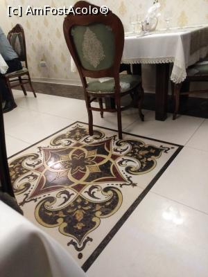 [P03] Stema restaurantului plus modelul de scaun » foto by MarinaCo
 - 
<span class="allrVoted glyphicon glyphicon-heart hidden" id="av1275550"></span>
<a class="m-l-10 hidden" id="sv1275550" onclick="voting_Foto_DelVot(,1275550,12895)" role="button">șterge vot <span class="glyphicon glyphicon-remove"></span></a>
<a id="v91275550" class=" c-red"  onclick="voting_Foto_SetVot(1275550)" role="button"><span class="glyphicon glyphicon-heart-empty"></span> <b>LIKE</b> = Votează poza</a> <img class="hidden"  id="f1275550W9" src="/imagini/loader.gif" border="0" /><span class="AjErrMes hidden" id="e1275550ErM"></span>