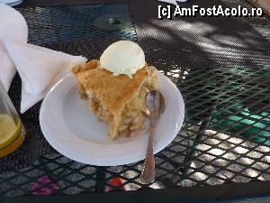 [P12] Restaurantul pensiunii Little Texas / ce ziceti de placinta asta?  » foto by adri-nico
 - 
<span class="allrVoted glyphicon glyphicon-heart hidden" id="av372711"></span>
<a class="m-l-10 hidden" id="sv372711" onclick="voting_Foto_DelVot(,372711,12895)" role="button">șterge vot <span class="glyphicon glyphicon-remove"></span></a>
<a id="v9372711" class=" c-red"  onclick="voting_Foto_SetVot(372711)" role="button"><span class="glyphicon glyphicon-heart-empty"></span> <b>LIKE</b> = Votează poza</a> <img class="hidden"  id="f372711W9" src="/imagini/loader.gif" border="0" /><span class="AjErrMes hidden" id="e372711ErM"></span>