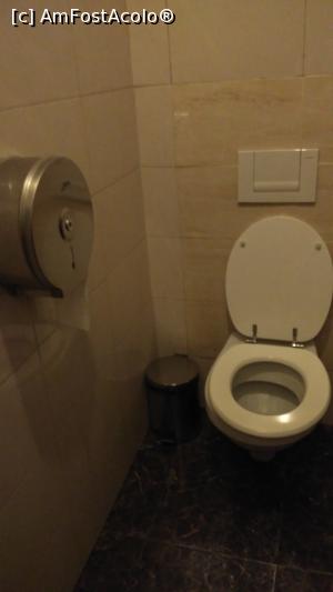 [P16] 16. Cabina cu vasul WC, curată, cu rezervor încastrat.  » foto by doinafil
 - 
<span class="allrVoted glyphicon glyphicon-heart hidden" id="av1021891"></span>
<a class="m-l-10 hidden" id="sv1021891" onclick="voting_Foto_DelVot(,1021891,12895)" role="button">șterge vot <span class="glyphicon glyphicon-remove"></span></a>
<a id="v91021891" class=" c-red"  onclick="voting_Foto_SetVot(1021891)" role="button"><span class="glyphicon glyphicon-heart-empty"></span> <b>LIKE</b> = Votează poza</a> <img class="hidden"  id="f1021891W9" src="/imagini/loader.gif" border="0" /><span class="AjErrMes hidden" id="e1021891ErM"></span>
