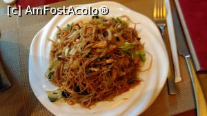 [P20] 20. Spaghete din orez cu carne de pui, varză, morcov, urechi de lemn, și ceapă, porția sorei mele.  » foto by doinafil
 - 
<span class="allrVoted glyphicon glyphicon-heart hidden" id="av1021895"></span>
<a class="m-l-10 hidden" id="sv1021895" onclick="voting_Foto_DelVot(,1021895,12895)" role="button">șterge vot <span class="glyphicon glyphicon-remove"></span></a>
<a id="v91021895" class=" c-red"  onclick="voting_Foto_SetVot(1021895)" role="button"><span class="glyphicon glyphicon-heart-empty"></span> <b>LIKE</b> = Votează poza</a> <img class="hidden"  id="f1021895W9" src="/imagini/loader.gif" border="0" /><span class="AjErrMes hidden" id="e1021895ErM"></span>