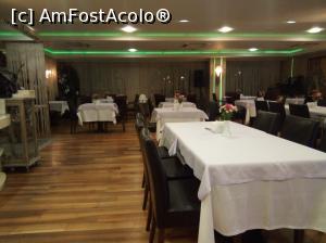 [P06] restaurantul » foto by gcristian
 - 
<span class="allrVoted glyphicon glyphicon-heart hidden" id="av933380"></span>
<a class="m-l-10 hidden" id="sv933380" onclick="voting_Foto_DelVot(,933380,12898)" role="button">șterge vot <span class="glyphicon glyphicon-remove"></span></a>
<a id="v9933380" class=" c-red"  onclick="voting_Foto_SetVot(933380)" role="button"><span class="glyphicon glyphicon-heart-empty"></span> <b>LIKE</b> = Votează poza</a> <img class="hidden"  id="f933380W9" src="/imagini/loader.gif" border="0" /><span class="AjErrMes hidden" id="e933380ErM"></span>