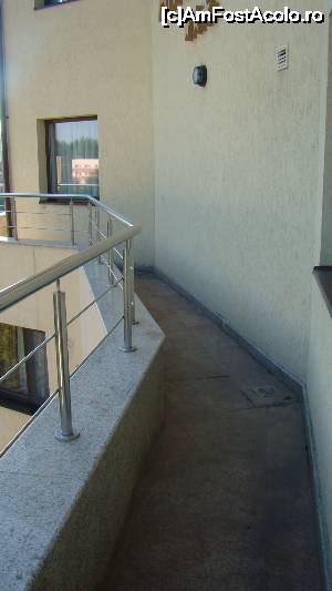 [P30] balconul e comun cu camera alaturata » foto by kelyboy
 - 
<span class="allrVoted glyphicon glyphicon-heart hidden" id="av644902"></span>
<a class="m-l-10 hidden" id="sv644902" onclick="voting_Foto_DelVot(,644902,12918)" role="button">șterge vot <span class="glyphicon glyphicon-remove"></span></a>
<a id="v9644902" class=" c-red"  onclick="voting_Foto_SetVot(644902)" role="button"><span class="glyphicon glyphicon-heart-empty"></span> <b>LIKE</b> = Votează poza</a> <img class="hidden"  id="f644902W9" src="/imagini/loader.gif" border="0" /><span class="AjErrMes hidden" id="e644902ErM"></span>