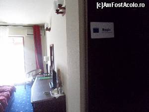 [P02] intrarea camera hotel (sticker regio) » foto by carcotasu
 - 
<span class="allrVoted glyphicon glyphicon-heart hidden" id="av664310"></span>
<a class="m-l-10 hidden" id="sv664310" onclick="voting_Foto_DelVot(,664310,12935)" role="button">șterge vot <span class="glyphicon glyphicon-remove"></span></a>
<a id="v9664310" class=" c-red"  onclick="voting_Foto_SetVot(664310)" role="button"><span class="glyphicon glyphicon-heart-empty"></span> <b>LIKE</b> = Votează poza</a> <img class="hidden"  id="f664310W9" src="/imagini/loader.gif" border="0" /><span class="AjErrMes hidden" id="e664310ErM"></span>