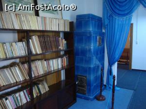 [P20] Se observă soba în nuanțe azurii care se află în ton cu mobilierul și draperiile încăperii.  » foto by Floryn81
 - 
<span class="allrVoted glyphicon glyphicon-heart hidden" id="av764018"></span>
<a class="m-l-10 hidden" id="sv764018" onclick="voting_Foto_DelVot(,764018,12941)" role="button">șterge vot <span class="glyphicon glyphicon-remove"></span></a>
<a id="v9764018" class=" c-red"  onclick="voting_Foto_SetVot(764018)" role="button"><span class="glyphicon glyphicon-heart-empty"></span> <b>LIKE</b> = Votează poza</a> <img class="hidden"  id="f764018W9" src="/imagini/loader.gif" border="0" /><span class="AjErrMes hidden" id="e764018ErM"></span>