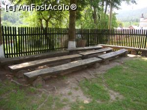 [P48] Am mai zăbovit pe aceste băncuțe vreo două minute pentru a admira încă o dată împrejurimile Vovideniei.  » foto by Floryn81
 - 
<span class="allrVoted glyphicon glyphicon-heart hidden" id="av764057"></span>
<a class="m-l-10 hidden" id="sv764057" onclick="voting_Foto_DelVot(,764057,12941)" role="button">șterge vot <span class="glyphicon glyphicon-remove"></span></a>
<a id="v9764057" class=" c-red"  onclick="voting_Foto_SetVot(764057)" role="button"><span class="glyphicon glyphicon-heart-empty"></span> <b>LIKE</b> = Votează poza</a> <img class="hidden"  id="f764057W9" src="/imagini/loader.gif" border="0" /><span class="AjErrMes hidden" id="e764057ErM"></span>