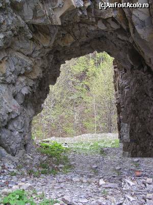 [P13] Tunel săpat în stâncă pentru trecerea căii ferate » foto by Yersinia Pestis
 - 
<span class="allrVoted glyphicon glyphicon-heart hidden" id="av572265"></span>
<a class="m-l-10 hidden" id="sv572265" onclick="voting_Foto_DelVot(,572265,12947)" role="button">șterge vot <span class="glyphicon glyphicon-remove"></span></a>
<a id="v9572265" class=" c-red"  onclick="voting_Foto_SetVot(572265)" role="button"><span class="glyphicon glyphicon-heart-empty"></span> <b>LIKE</b> = Votează poza</a> <img class="hidden"  id="f572265W9" src="/imagini/loader.gif" border="0" /><span class="AjErrMes hidden" id="e572265ErM"></span>
