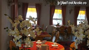 [P04] Sala pentru mic dejun de la Hotel Schattner.  » foto by ania
 - 
<span class="allrVoted glyphicon glyphicon-heart hidden" id="av652162"></span>
<a class="m-l-10 hidden" id="sv652162" onclick="voting_Foto_DelVot(,652162,12948)" role="button">șterge vot <span class="glyphicon glyphicon-remove"></span></a>
<a id="v9652162" class=" c-red"  onclick="voting_Foto_SetVot(652162)" role="button"><span class="glyphicon glyphicon-heart-empty"></span> <b>LIKE</b> = Votează poza</a> <img class="hidden"  id="f652162W9" src="/imagini/loader.gif" border="0" /><span class="AjErrMes hidden" id="e652162ErM"></span>