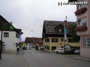 [P17] Murnau am Staffelsee - o straduta laturalnica » foto by RoF*
 - 
<span class="allrVoted glyphicon glyphicon-heart hidden" id="av375740"></span>
<a class="m-l-10 hidden" id="sv375740" onclick="voting_Foto_DelVot(,375740,12959)" role="button">șterge vot <span class="glyphicon glyphicon-remove"></span></a>
<a id="v9375740" class=" c-red"  onclick="voting_Foto_SetVot(375740)" role="button"><span class="glyphicon glyphicon-heart-empty"></span> <b>LIKE</b> = Votează poza</a> <img class="hidden"  id="f375740W9" src="/imagini/loader.gif" border="0" /><span class="AjErrMes hidden" id="e375740ErM"></span>