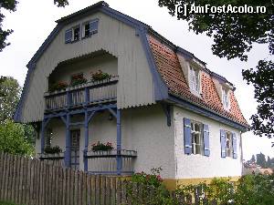 [P09] Murnau am Staffelsee - 'Casa Rusa' (casa transformata in muzeu, a pictoritei Gabriele Münter)  » foto by RoF*
 - 
<span class="allrVoted glyphicon glyphicon-heart hidden" id="av375732"></span>
<a class="m-l-10 hidden" id="sv375732" onclick="voting_Foto_DelVot(,375732,12959)" role="button">șterge vot <span class="glyphicon glyphicon-remove"></span></a>
<a id="v9375732" class=" c-red"  onclick="voting_Foto_SetVot(375732)" role="button"><span class="glyphicon glyphicon-heart-empty"></span> <b>LIKE</b> = Votează poza</a> <img class="hidden"  id="f375732W9" src="/imagini/loader.gif" border="0" /><span class="AjErrMes hidden" id="e375732ErM"></span>