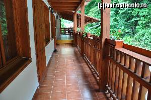 [P19] holul de la etaj care facea legatura cu casa scarilor si camere » foto by alunelu69
 - 
<span class="allrVoted glyphicon glyphicon-heart hidden" id="av674263"></span>
<a class="m-l-10 hidden" id="sv674263" onclick="voting_Foto_DelVot(,674263,12961)" role="button">șterge vot <span class="glyphicon glyphicon-remove"></span></a>
<a id="v9674263" class=" c-red"  onclick="voting_Foto_SetVot(674263)" role="button"><span class="glyphicon glyphicon-heart-empty"></span> <b>LIKE</b> = Votează poza</a> <img class="hidden"  id="f674263W9" src="/imagini/loader.gif" border="0" /><span class="AjErrMes hidden" id="e674263ErM"></span>