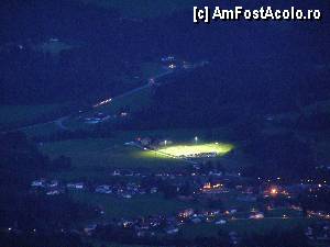 [P27] Vedere de noapte cu Ellmau si stadionul luminat » foto by RoF*
 - 
<span class="allrVoted glyphicon glyphicon-heart hidden" id="av376020"></span>
<a class="m-l-10 hidden" id="sv376020" onclick="voting_Foto_DelVot(,376020,12972)" role="button">șterge vot <span class="glyphicon glyphicon-remove"></span></a>
<a id="v9376020" class=" c-red"  onclick="voting_Foto_SetVot(376020)" role="button"><span class="glyphicon glyphicon-heart-empty"></span> <b>LIKE</b> = Votează poza</a> <img class="hidden"  id="f376020W9" src="/imagini/loader.gif" border="0" /><span class="AjErrMes hidden" id="e376020ErM"></span>