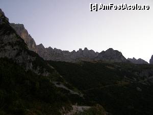 [P29] Rasarit de soare in munti » foto by RoF*
 - 
<span class="allrVoted glyphicon glyphicon-heart hidden" id="av376022"></span>
<a class="m-l-10 hidden" id="sv376022" onclick="voting_Foto_DelVot(,376022,12972)" role="button">șterge vot <span class="glyphicon glyphicon-remove"></span></a>
<a id="v9376022" class=" c-red"  onclick="voting_Foto_SetVot(376022)" role="button"><span class="glyphicon glyphicon-heart-empty"></span> <b>LIKE</b> = Votează poza</a> <img class="hidden"  id="f376022W9" src="/imagini/loader.gif" border="0" /><span class="AjErrMes hidden" id="e376022ErM"></span>