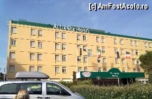 [P01] Alliance Hotel, vesel in lumina diminetii » foto by nicoletass
 - 
<span class="allrVoted glyphicon glyphicon-heart hidden" id="av376935"></span>
<a class="m-l-10 hidden" id="sv376935" onclick="voting_Foto_DelVot(,376935,12997)" role="button">șterge vot <span class="glyphicon glyphicon-remove"></span></a>
<a id="v9376935" class=" c-red"  onclick="voting_Foto_SetVot(376935)" role="button"><span class="glyphicon glyphicon-heart-empty"></span> <b>LIKE</b> = Votează poza</a> <img class="hidden"  id="f376935W9" src="/imagini/loader.gif" border="0" /><span class="AjErrMes hidden" id="e376935ErM"></span>