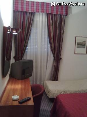 [P08] Un coltisor din camera noastra mica, dar plina de mobilier » foto by nicoletass
 - 
<span class="allrVoted glyphicon glyphicon-heart hidden" id="av376942"></span>
<a class="m-l-10 hidden" id="sv376942" onclick="voting_Foto_DelVot(,376942,12997)" role="button">șterge vot <span class="glyphicon glyphicon-remove"></span></a>
<a id="v9376942" class=" c-red"  onclick="voting_Foto_SetVot(376942)" role="button"><span class="glyphicon glyphicon-heart-empty"></span> <b>LIKE</b> = Votează poza</a> <img class="hidden"  id="f376942W9" src="/imagini/loader.gif" border="0" /><span class="AjErrMes hidden" id="e376942ErM"></span>