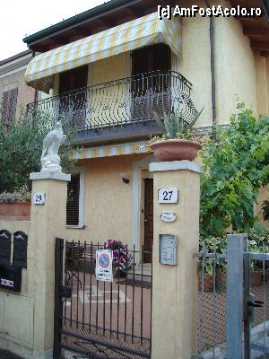 [P17] o casa frumoasa din vecinatatea hotelului Niagara » foto by nicoletass
 - 
<span class="allrVoted glyphicon glyphicon-heart hidden" id="av377755"></span>
<a class="m-l-10 hidden" id="sv377755" onclick="voting_Foto_DelVot(,377755,13009)" role="button">șterge vot <span class="glyphicon glyphicon-remove"></span></a>
<a id="v9377755" class=" c-red"  onclick="voting_Foto_SetVot(377755)" role="button"><span class="glyphicon glyphicon-heart-empty"></span> <b>LIKE</b> = Votează poza</a> <img class="hidden"  id="f377755W9" src="/imagini/loader.gif" border="0" /><span class="AjErrMes hidden" id="e377755ErM"></span>