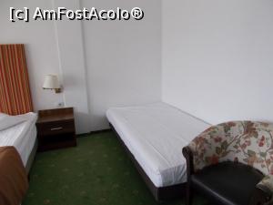 [P26] Camera triplă a colegei mele » foto by Zoazore
 - 
<span class="allrVoted glyphicon glyphicon-heart hidden" id="av1367731"></span>
<a class="m-l-10 hidden" id="sv1367731" onclick="voting_Foto_DelVot(,1367731,13015)" role="button">șterge vot <span class="glyphicon glyphicon-remove"></span></a>
<a id="v91367731" class=" c-red"  onclick="voting_Foto_SetVot(1367731)" role="button"><span class="glyphicon glyphicon-heart-empty"></span> <b>LIKE</b> = Votează poza</a> <img class="hidden"  id="f1367731W9" src="/imagini/loader.gif" border="0" /><span class="AjErrMes hidden" id="e1367731ErM"></span>