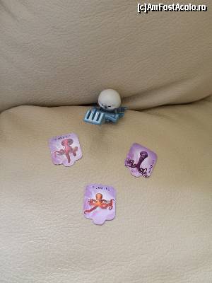 [P05] Si surpriza din oul Kinder. Multumesc @zoazore » foto by dananecula*
 - 
<span class="allrVoted glyphicon glyphicon-heart hidden" id="av604946"></span>
<a class="m-l-10 hidden" id="sv604946" onclick="voting_Foto_DelVot(,604946,13023)" role="button">șterge vot <span class="glyphicon glyphicon-remove"></span></a>
<a id="v9604946" class=" c-red"  onclick="voting_Foto_SetVot(604946)" role="button"><span class="glyphicon glyphicon-heart-empty"></span> <b>LIKE</b> = Votează poza</a> <img class="hidden"  id="f604946W9" src="/imagini/loader.gif" border="0" /><span class="AjErrMes hidden" id="e604946ErM"></span>