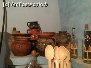 [P24] Muzeul Tarancii Romane - Printre oalele de aici observati oala din stanga care folosea drept strecuratoare » foto by mishu
 - 
<span class="allrVoted glyphicon glyphicon-heart hidden" id="av908148"></span>
<a class="m-l-10 hidden" id="sv908148" onclick="voting_Foto_DelVot(,908148,13024)" role="button">șterge vot <span class="glyphicon glyphicon-remove"></span></a>
<a id="v9908148" class=" c-red"  onclick="voting_Foto_SetVot(908148)" role="button"><span class="glyphicon glyphicon-heart-empty"></span> <b>LIKE</b> = Votează poza</a> <img class="hidden"  id="f908148W9" src="/imagini/loader.gif" border="0" /><span class="AjErrMes hidden" id="e908148ErM"></span>