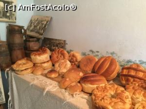 [P39] Muzeul Tarancii Romane - colaci preparati pentru diferite ocazii » foto by mishu
 - 
<span class="allrVoted glyphicon glyphicon-heart hidden" id="av908171"></span>
<a class="m-l-10 hidden" id="sv908171" onclick="voting_Foto_DelVot(,908171,13024)" role="button">șterge vot <span class="glyphicon glyphicon-remove"></span></a>
<a id="v9908171" class=" c-red"  onclick="voting_Foto_SetVot(908171)" role="button"><span class="glyphicon glyphicon-heart-empty"></span> <b>LIKE</b> = Votează poza</a> <img class="hidden"  id="f908171W9" src="/imagini/loader.gif" border="0" /><span class="AjErrMes hidden" id="e908171ErM"></span>