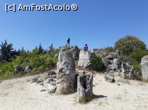 [P08] Pobiti Kamani (Pădurea de piatră) - ședințe foto cu Cercul Dorințelor pe fundal.  » foto by Aurici
 - 
<span class="allrVoted glyphicon glyphicon-heart hidden" id="av945838"></span>
<a class="m-l-10 hidden" id="sv945838" onclick="voting_Foto_DelVot(,945838,13043)" role="button">șterge vot <span class="glyphicon glyphicon-remove"></span></a>
<a id="v9945838" class=" c-red"  onclick="voting_Foto_SetVot(945838)" role="button"><span class="glyphicon glyphicon-heart-empty"></span> <b>LIKE</b> = Votează poza</a> <img class="hidden"  id="f945838W9" src="/imagini/loader.gif" border="0" /><span class="AjErrMes hidden" id="e945838ErM"></span>