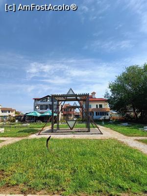 [P02] Parcul cu foișoare de lângă far; se observă și magazinul-terasă pe fundal. » foto by tata123 🔱
 - 
<span class="allrVoted glyphicon glyphicon-heart hidden" id="av1370225"></span>
<a class="m-l-10 hidden" id="sv1370225" onclick="voting_Foto_DelVot(,1370225,13043)" role="button">șterge vot <span class="glyphicon glyphicon-remove"></span></a>
<a id="v91370225" class=" c-red"  onclick="voting_Foto_SetVot(1370225)" role="button"><span class="glyphicon glyphicon-heart-empty"></span> <b>LIKE</b> = Votează poza</a> <img class="hidden"  id="f1370225W9" src="/imagini/loader.gif" border="0" /><span class="AjErrMes hidden" id="e1370225ErM"></span>