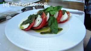 [P07] Salata cu roşii, mozarela şi pesto » foto by crismis
 - 
<span class="allrVoted glyphicon glyphicon-heart hidden" id="av705734"></span>
<a class="m-l-10 hidden" id="sv705734" onclick="voting_Foto_DelVot(,705734,13047)" role="button">șterge vot <span class="glyphicon glyphicon-remove"></span></a>
<a id="v9705734" class=" c-red"  onclick="voting_Foto_SetVot(705734)" role="button"><span class="glyphicon glyphicon-heart-empty"></span> <b>LIKE</b> = Votează poza</a> <img class="hidden"  id="f705734W9" src="/imagini/loader.gif" border="0" /><span class="AjErrMes hidden" id="e705734ErM"></span>