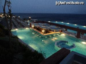[P08] Michelangelo Resort & Spa, Kos, Grecia. Aici avem alta piscine, iar in plan departat cea de care v-am spus, cea cu iluzia optica.  » foto by vega06
 - 
<span class="allrVoted glyphicon glyphicon-heart hidden" id="av571421"></span>
<a class="m-l-10 hidden" id="sv571421" onclick="voting_Foto_DelVot(,571421,13054)" role="button">șterge vot <span class="glyphicon glyphicon-remove"></span></a>
<a id="v9571421" class=" c-red"  onclick="voting_Foto_SetVot(571421)" role="button"><span class="glyphicon glyphicon-heart-empty"></span> <b>LIKE</b> = Votează poza</a> <img class="hidden"  id="f571421W9" src="/imagini/loader.gif" border="0" /><span class="AjErrMes hidden" id="e571421ErM"></span>