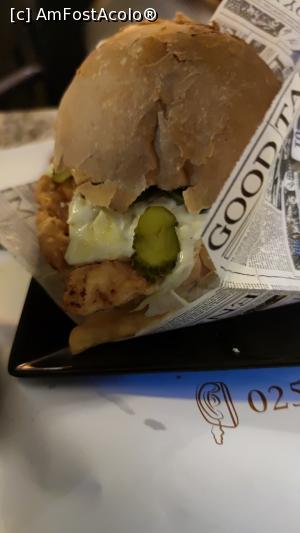 [P03] Burger cu șnițel 14-16 ron » foto by roxette13
 - 
<span class="allrVoted glyphicon glyphicon-heart hidden" id="av1248540"></span>
<a class="m-l-10 hidden" id="sv1248540" onclick="voting_Foto_DelVot(,1248540,13069)" role="button">șterge vot <span class="glyphicon glyphicon-remove"></span></a>
<a id="v91248540" class=" c-red"  onclick="voting_Foto_SetVot(1248540)" role="button"><span class="glyphicon glyphicon-heart-empty"></span> <b>LIKE</b> = Votează poza</a> <img class="hidden"  id="f1248540W9" src="/imagini/loader.gif" border="0" /><span class="AjErrMes hidden" id="e1248540ErM"></span>