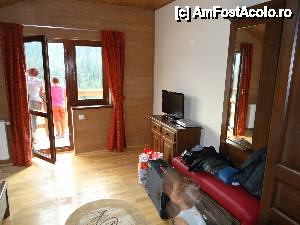 [P02] camera dublă şi balconul » foto by marocanu21
 - 
<span class="allrVoted glyphicon glyphicon-heart hidden" id="av471804"></span>
<a class="m-l-10 hidden" id="sv471804" onclick="voting_Foto_DelVot(,471804,13078)" role="button">șterge vot <span class="glyphicon glyphicon-remove"></span></a>
<a id="v9471804" class=" c-red"  onclick="voting_Foto_SetVot(471804)" role="button"><span class="glyphicon glyphicon-heart-empty"></span> <b>LIKE</b> = Votează poza</a> <img class="hidden"  id="f471804W9" src="/imagini/loader.gif" border="0" /><span class="AjErrMes hidden" id="e471804ErM"></span>