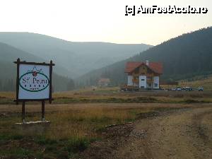 [P05] Poarta Raiului - în spate se vede pensiunea Bellamy, prima este pensiunea Şureanu » foto by marocanu21
 - 
<span class="allrVoted glyphicon glyphicon-heart hidden" id="av471814"></span>
<a class="m-l-10 hidden" id="sv471814" onclick="voting_Foto_DelVot(,471814,13078)" role="button">șterge vot <span class="glyphicon glyphicon-remove"></span></a>
<a id="v9471814" class=" c-red"  onclick="voting_Foto_SetVot(471814)" role="button"><span class="glyphicon glyphicon-heart-empty"></span> <b>LIKE</b> = Votează poza</a> <img class="hidden"  id="f471814W9" src="/imagini/loader.gif" border="0" /><span class="AjErrMes hidden" id="e471814ErM"></span>