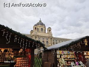 [P01] Târgul de iarna pe o ploaie măruntă în Piață Maria Tereza » foto by kmy
 - 
<span class="allrVoted glyphicon glyphicon-heart hidden" id="av1399290"></span>
<a class="m-l-10 hidden" id="sv1399290" onclick="voting_Foto_DelVot(,1399290,13117)" role="button">șterge vot <span class="glyphicon glyphicon-remove"></span></a>
<a id="v91399290" class=" c-red"  onclick="voting_Foto_SetVot(1399290)" role="button"><span class="glyphicon glyphicon-heart-empty"></span> <b>LIKE</b> = Votează poza</a> <img class="hidden"  id="f1399290W9" src="/imagini/loader.gif" border="0" /><span class="AjErrMes hidden" id="e1399290ErM"></span>