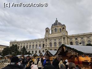 [P04] Târgul de iarna pe o ploaie măruntă în Piață Maria Tereza » foto by kmy
 - 
<span class="allrVoted glyphicon glyphicon-heart hidden" id="av1399293"></span>
<a class="m-l-10 hidden" id="sv1399293" onclick="voting_Foto_DelVot(,1399293,13117)" role="button">șterge vot <span class="glyphicon glyphicon-remove"></span></a>
<a id="v91399293" class=" c-red"  onclick="voting_Foto_SetVot(1399293)" role="button"><span class="glyphicon glyphicon-heart-empty"></span> <b>LIKE</b> = Votează poza</a> <img class="hidden"  id="f1399293W9" src="/imagini/loader.gif" border="0" /><span class="AjErrMes hidden" id="e1399293ErM"></span>