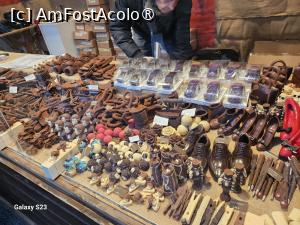 [P08] Multitudinea de figurine din ciocolata pentru sărbătorile de iarna si nu numai din piață Maria Tereza » foto by kmy
 - 
<span class="allrVoted glyphicon glyphicon-heart hidden" id="av1399297"></span>
<a class="m-l-10 hidden" id="sv1399297" onclick="voting_Foto_DelVot(,1399297,13117)" role="button">șterge vot <span class="glyphicon glyphicon-remove"></span></a>
<a id="v91399297" class=" c-red"  onclick="voting_Foto_SetVot(1399297)" role="button"><span class="glyphicon glyphicon-heart-empty"></span> <b>LIKE</b> = Votează poza</a> <img class="hidden"  id="f1399297W9" src="/imagini/loader.gif" border="0" /><span class="AjErrMes hidden" id="e1399297ErM"></span>