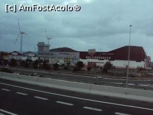 [P18] 18. Un mic complex comercial lângă autostradă.  » foto by msnd
 - 
<span class="allrVoted glyphicon glyphicon-heart hidden" id="av942318"></span>
<a class="m-l-10 hidden" id="sv942318" onclick="voting_Foto_DelVot(,942318,13127)" role="button">șterge vot <span class="glyphicon glyphicon-remove"></span></a>
<a id="v9942318" class=" c-red"  onclick="voting_Foto_SetVot(942318)" role="button"><span class="glyphicon glyphicon-heart-empty"></span> <b>LIKE</b> = Votează poza</a> <img class="hidden"  id="f942318W9" src="/imagini/loader.gif" border="0" /><span class="AjErrMes hidden" id="e942318ErM"></span>