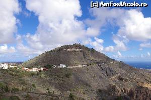 [P12] Caldera de bandama-drumul ingust sapat in munte, care duce sus pe platou » foto by osna
 - 
<span class="allrVoted glyphicon glyphicon-heart hidden" id="av553170"></span>
<a class="m-l-10 hidden" id="sv553170" onclick="voting_Foto_DelVot(,553170,13127)" role="button">șterge vot <span class="glyphicon glyphicon-remove"></span></a>
<a id="v9553170" class=" c-red"  onclick="voting_Foto_SetVot(553170)" role="button"><span class="glyphicon glyphicon-heart-empty"></span> <b>LIKE</b> = Votează poza</a> <img class="hidden"  id="f553170W9" src="/imagini/loader.gif" border="0" /><span class="AjErrMes hidden" id="e553170ErM"></span>