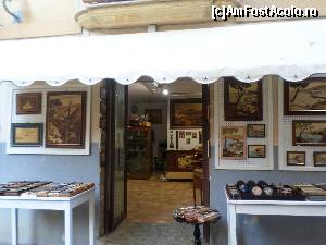 [P19] unul dintre magazinele foarte frumoase ale mestesugarilor in gravura in lemn » foto by amero
 - 
<span class="allrVoted glyphicon glyphicon-heart hidden" id="av570984"></span>
<a class="m-l-10 hidden" id="sv570984" onclick="voting_Foto_DelVot(,570984,13144)" role="button">șterge vot <span class="glyphicon glyphicon-remove"></span></a>
<a id="v9570984" class=" c-red"  onclick="voting_Foto_SetVot(570984)" role="button"><span class="glyphicon glyphicon-heart-empty"></span> <b>LIKE</b> = Votează poza</a> <img class="hidden"  id="f570984W9" src="/imagini/loader.gif" border="0" /><span class="AjErrMes hidden" id="e570984ErM"></span>