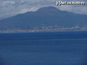 [P25] Vezuviu vazut din Sorrento - cu mult zoom » foto by BOGDAN DSN
 - 
<span class="allrVoted glyphicon glyphicon-heart hidden" id="av503866"></span>
<a class="m-l-10 hidden" id="sv503866" onclick="voting_Foto_DelVot(,503866,13144)" role="button">șterge vot <span class="glyphicon glyphicon-remove"></span></a>
<a id="v9503866" class=" c-red"  onclick="voting_Foto_SetVot(503866)" role="button"><span class="glyphicon glyphicon-heart-empty"></span> <b>LIKE</b> = Votează poza</a> <img class="hidden"  id="f503866W9" src="/imagini/loader.gif" border="0" /><span class="AjErrMes hidden" id="e503866ErM"></span>