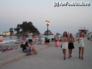 [P17] Parga, portul pe inserat » foto by ionescunic
 - 
<span class="allrVoted glyphicon glyphicon-heart hidden" id="av402481"></span>
<a class="m-l-10 hidden" id="sv402481" onclick="voting_Foto_DelVot(,402481,13156)" role="button">șterge vot <span class="glyphicon glyphicon-remove"></span></a>
<a id="v9402481" class=" c-red"  onclick="voting_Foto_SetVot(402481)" role="button"><span class="glyphicon glyphicon-heart-empty"></span> <b>LIKE</b> = Votează poza</a> <img class="hidden"  id="f402481W9" src="/imagini/loader.gif" border="0" /><span class="AjErrMes hidden" id="e402481ErM"></span>