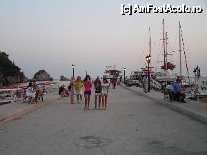 [P09] Parga, portul micut pe inserat » foto by ionescunic
 - 
<span class="allrVoted glyphicon glyphicon-heart hidden" id="av402473"></span>
<a class="m-l-10 hidden" id="sv402473" onclick="voting_Foto_DelVot(,402473,13156)" role="button">șterge vot <span class="glyphicon glyphicon-remove"></span></a>
<a id="v9402473" class=" c-red"  onclick="voting_Foto_SetVot(402473)" role="button"><span class="glyphicon glyphicon-heart-empty"></span> <b>LIKE</b> = Votează poza</a> <img class="hidden"  id="f402473W9" src="/imagini/loader.gif" border="0" /><span class="AjErrMes hidden" id="e402473ErM"></span>