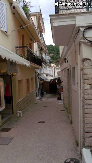 [P17] Parga - și străduțele sale înguste...  » foto by Dragoș_MD
 - 
<span class="allrVoted glyphicon glyphicon-heart hidden" id="av424604"></span>
<a class="m-l-10 hidden" id="sv424604" onclick="voting_Foto_DelVot(,424604,13156)" role="button">șterge vot <span class="glyphicon glyphicon-remove"></span></a>
<a id="v9424604" class=" c-red"  onclick="voting_Foto_SetVot(424604)" role="button"><span class="glyphicon glyphicon-heart-empty"></span> <b>LIKE</b> = Votează poza</a> <img class="hidden"  id="f424604W9" src="/imagini/loader.gif" border="0" /><span class="AjErrMes hidden" id="e424604ErM"></span>