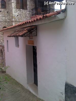 [P37] Parga - pe străduțele cele înguste, ici-colo putem întâlni și câte o astfel de bisericuță. Dacă ușa e deschisă, puteți intra, dar să aveți umerii și genunchii acoperiți, iar femeile și părul.  » foto by Dragoș_MD
 - 
<span class="allrVoted glyphicon glyphicon-heart hidden" id="av424624"></span>
<a class="m-l-10 hidden" id="sv424624" onclick="voting_Foto_DelVot(,424624,13156)" role="button">șterge vot <span class="glyphicon glyphicon-remove"></span></a>
<a id="v9424624" class=" c-red"  onclick="voting_Foto_SetVot(424624)" role="button"><span class="glyphicon glyphicon-heart-empty"></span> <b>LIKE</b> = Votează poza</a> <img class="hidden"  id="f424624W9" src="/imagini/loader.gif" border="0" /><span class="AjErrMes hidden" id="e424624ErM"></span>