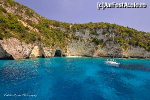 [P07] La Blue Caves in Paxos. Va puteti bucura de ele in excursia de care v-am vorbit in recenzie.  » foto by Vlahos2003
 - 
<span class="allrVoted glyphicon glyphicon-heart hidden" id="av663401"></span>
<a class="m-l-10 hidden" id="sv663401" onclick="voting_Foto_DelVot(,663401,13156)" role="button">șterge vot <span class="glyphicon glyphicon-remove"></span></a>
<a id="v9663401" class=" c-red"  onclick="voting_Foto_SetVot(663401)" role="button"><span class="glyphicon glyphicon-heart-empty"></span> <b>LIKE</b> = Votează poza</a> <img class="hidden"  id="f663401W9" src="/imagini/loader.gif" border="0" /><span class="AjErrMes hidden" id="e663401ErM"></span>