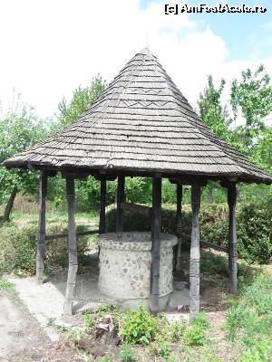 [P08] Fântână (nefuncțională) aflată în același loc de popas.  » foto by tata123 🔱
 - 
<span class="allrVoted glyphicon glyphicon-heart hidden" id="av619357"></span>
<a class="m-l-10 hidden" id="sv619357" onclick="voting_Foto_DelVot(,619357,13164)" role="button">șterge vot <span class="glyphicon glyphicon-remove"></span></a>
<a id="v9619357" class=" c-red"  onclick="voting_Foto_SetVot(619357)" role="button"><span class="glyphicon glyphicon-heart-empty"></span> <b>LIKE</b> = Votează poza</a> <img class="hidden"  id="f619357W9" src="/imagini/loader.gif" border="0" /><span class="AjErrMes hidden" id="e619357ErM"></span>